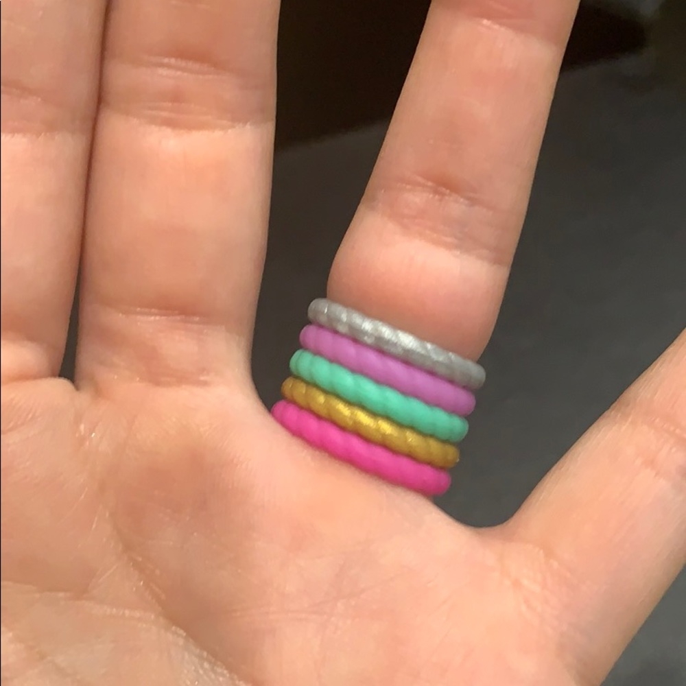 Women’s Rubber Rings - Picture 2 of 3